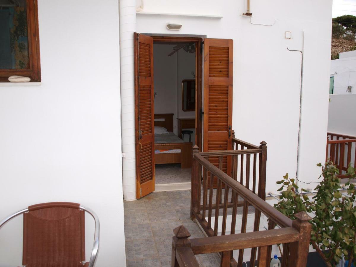 Batika Rooms Artemonas Екстериор снимка